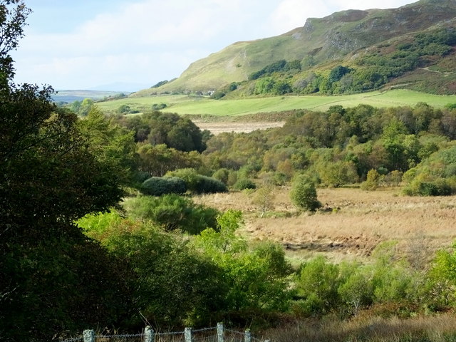 Scrub and farmland at Barrananaoil