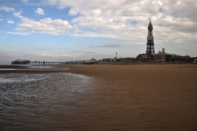 Blackpool : Sandy Beach © Lewis Clarke :: Geograph Britain and Ireland