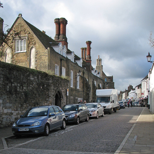 ely-high-street-john-sutton-cc-by-sa-2-0-geograph-britain-and-ireland