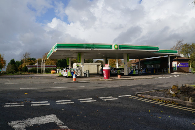 BP garage at Kinross Services on the M90 © Ian S cc-by-sa/2.0 ...