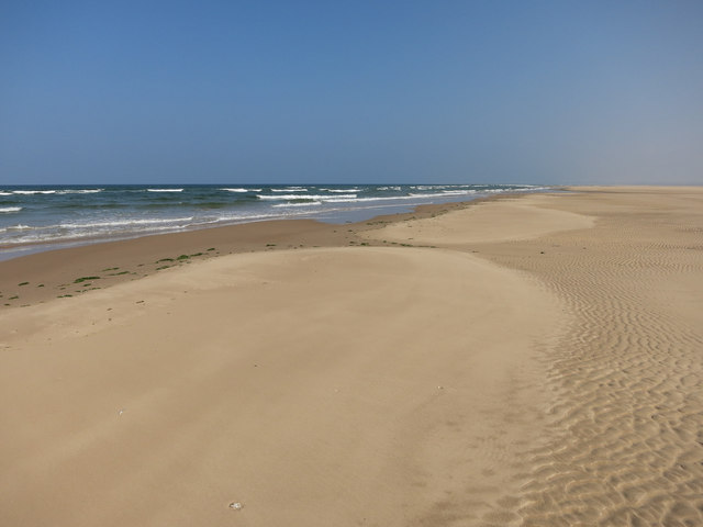 Neap high tide mark © Hugh Venables cc-by-sa/2.0 :: Geograph Britain ...