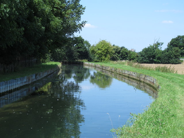 The New River south of The B198