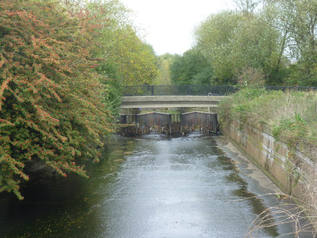 River Brent at Stonebridge Park © Marathon :: Geograph Britain and Ireland