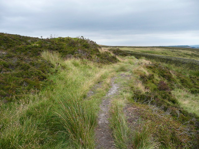 The Calderdale Way, Hebden Royd FP25 © Humphrey Bolton cc-by-sa/2.0 ...