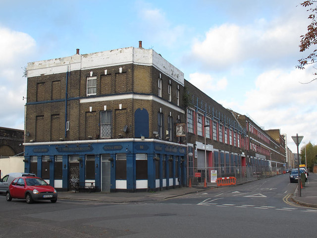 Childers Street warehouses \u00a9 Stephen Craven cc-by-sa\/2.0 :: Geograph Britain and Ireland