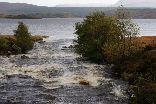 Allt Eigheach flows into Loch Eigheach