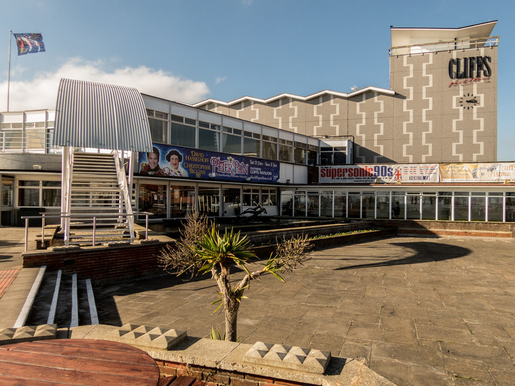 Cliffs Pavilion © Kim Fyson ccbysa/2.0 Geograph Britain and Ireland