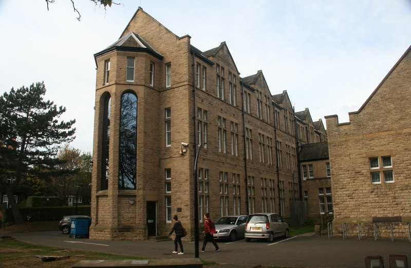 Sheffield Hallam University Collegiate... © Graham Hogg ccbysa/2.0