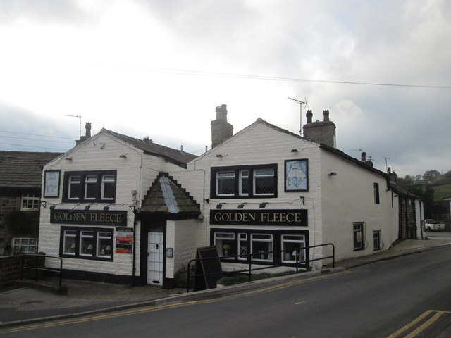 The Golden Fleece, Oakworth © John Slater cc-by-sa/2.0 :: Geograph