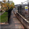 Path between fences south of Dixton Road, Monmouth