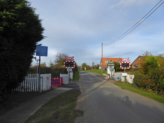 Field Lane level crossing Gowdall