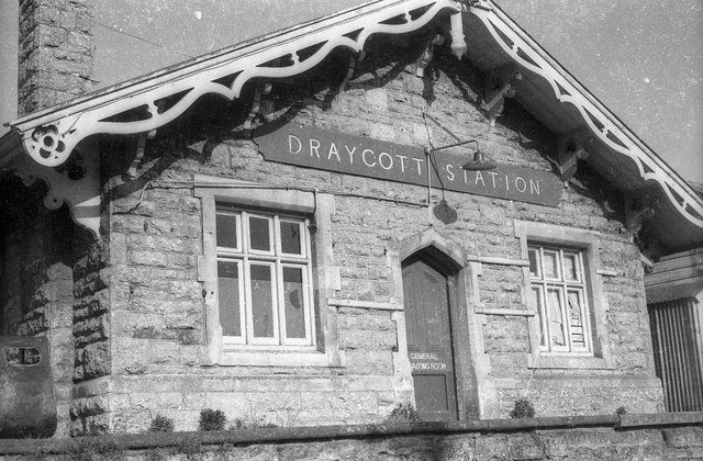 Waiting Room at Draycott Station on the Strawberry Line
