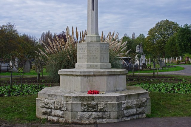 Base and wreath, Ladywell Cemetery war memorial