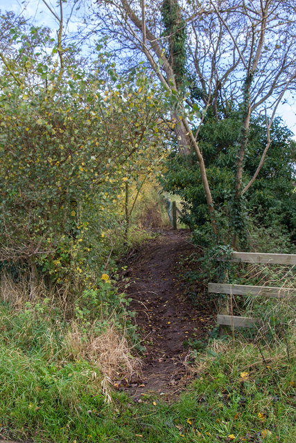 Footpath to Newbold Pacey