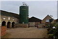 SE3376 : The Grange Farm by Chris Heaton