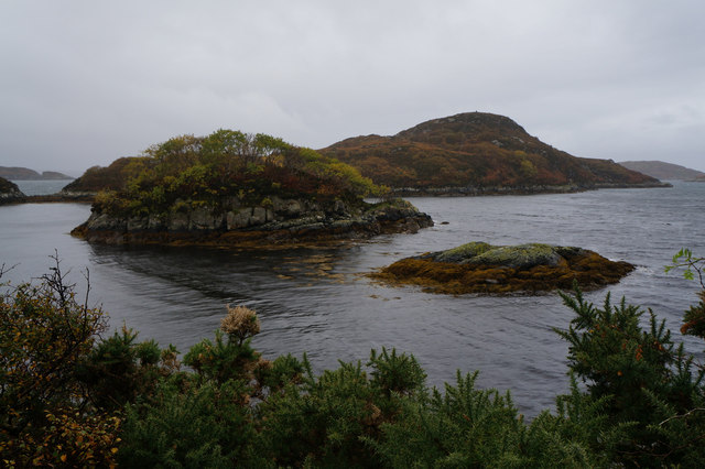 Islands at Loch an Eisg-Brachaidh