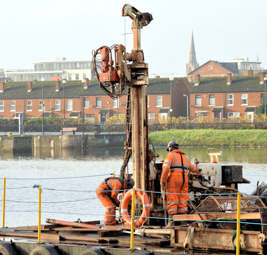 Survey barge, River Lagan, Belfast - November 2014(6)