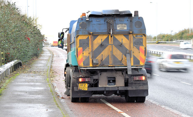 Road sweeper, Sydenham bypass, Belfast (November 2014)