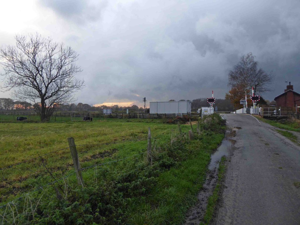 Burn Lane Level Crossing © Steve Fareham Geograph Britain And Ireland 2334