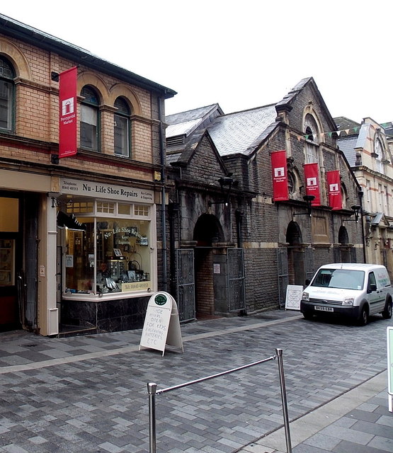 Nu Life Shoe Repairs shop in Pontypridd 