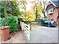 Narrow footpath at the end of Edward Road