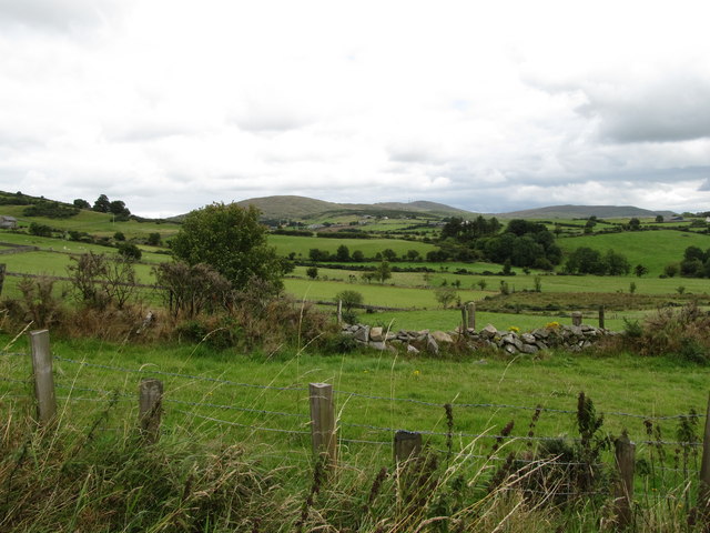 Grazing land in the upper reaches of the... © Eric Jones cc-by-sa/2.0 ...