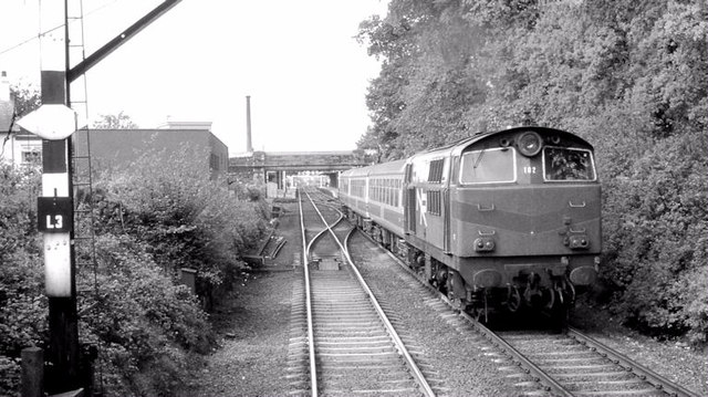 DL hauled train, Lisburn (May 1984)