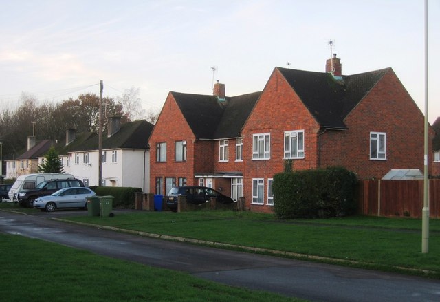 Houses in Hindell Close