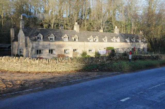 Cottages beside the B4088