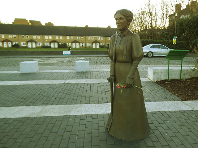 New statue of Mrs Salter
