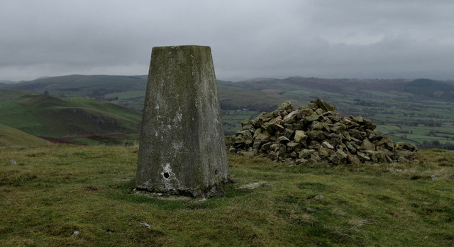 Llandegley Rocks - trig point and cairn