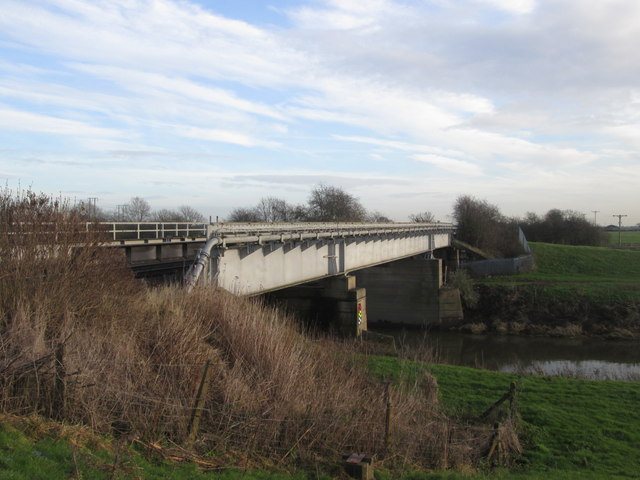Railway bridge over the River Don near Thorpe Marsh