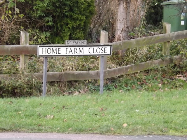 Home Farm Close sign