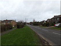 TL1858 : B1046 Potton Road, Eynesbury by Geographer