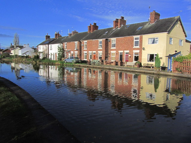 Trent & Mersey Canal & cottages, Bibby St, Thurlwood