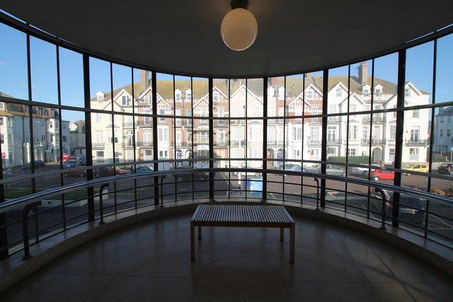 Curved window, De La Warr Pavilion