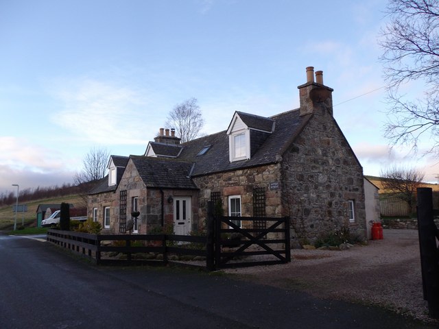 Cottages in Leslie