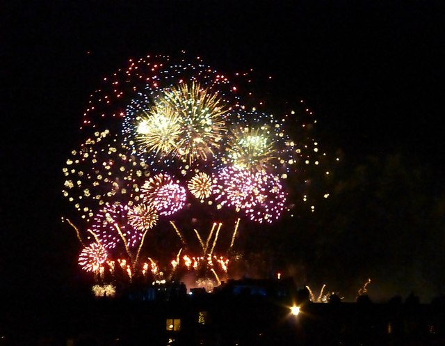 Hogmanay fireworks over Edinburgh Castle, 2015