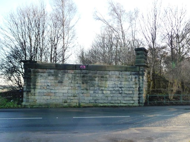 Southern bridge abutment, Leadwell Lane [A654]
