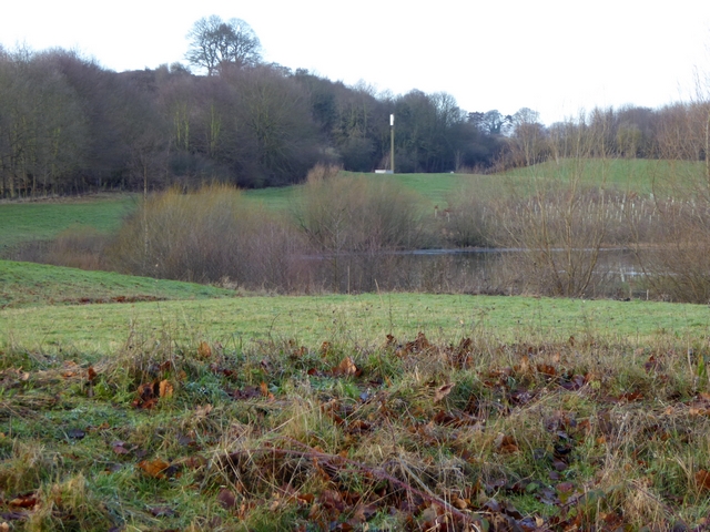Old gravel pit at Farnley Haughs