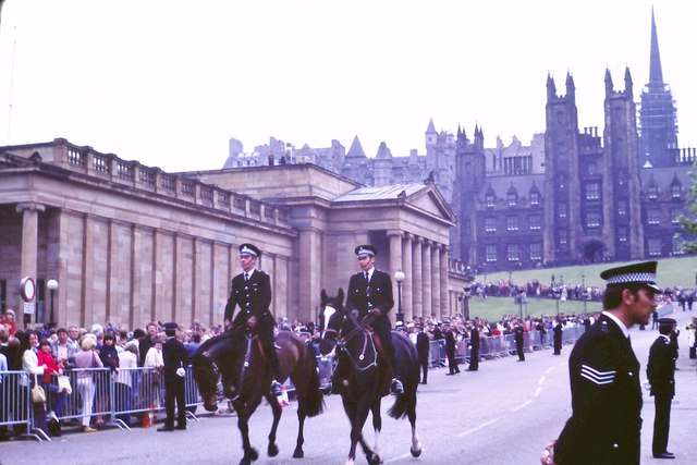 Mounted police on the Mound