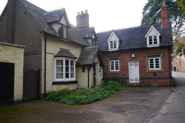 House and former school on Odnall Lane, Clent