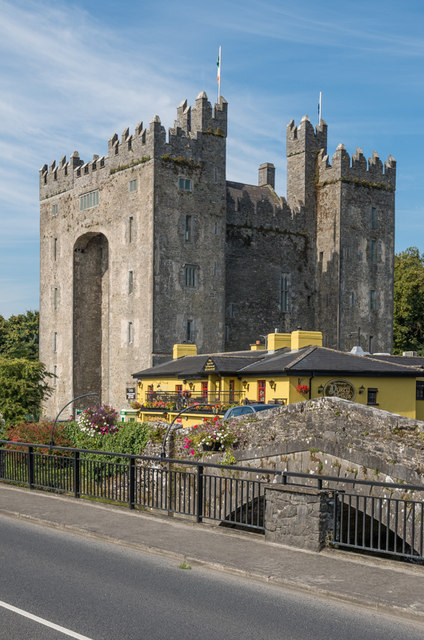 Bunratty Castle, Durty Nelly's and Bunratty Bridge