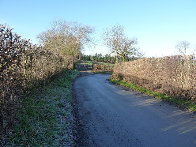 Sharp right on the lane into Upper Cound