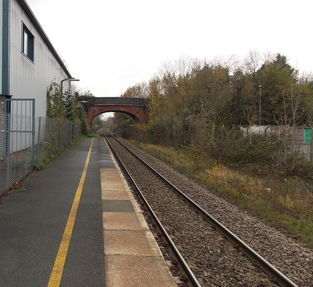 Yellow line along Pershore railway station platform by Jaggery