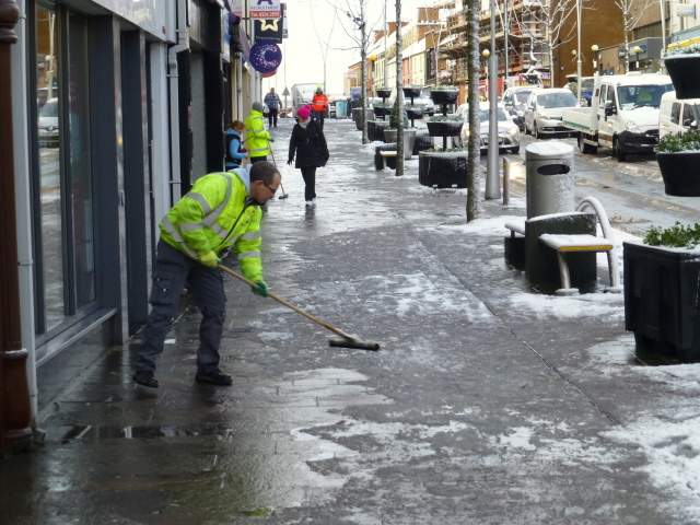 Clearing the footpath,Omagh (4)