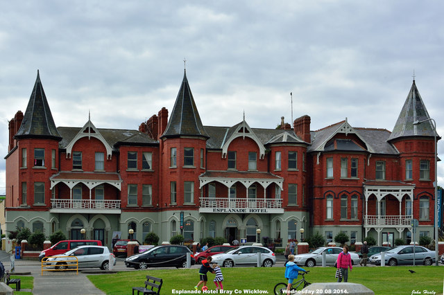 esplanade-hotel-strand-rd-bray-john-healy-geograph-ireland