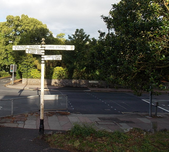 Signpost at a junction near Torre Abbey, Torquay