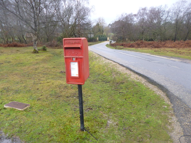 Lyndhurst, postbox