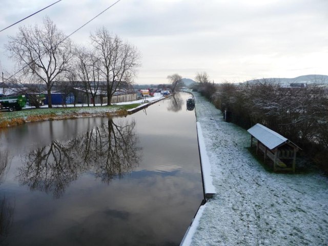 The Shropshire Union Canal, east of Crow's Nest Bridge
